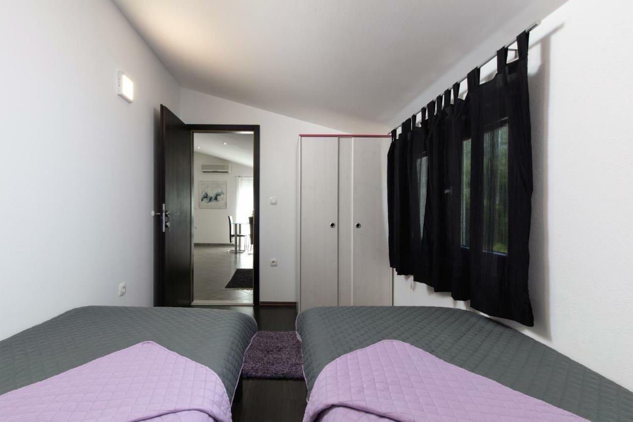 Apartments Bubalo オミシュ エクステリア 写真