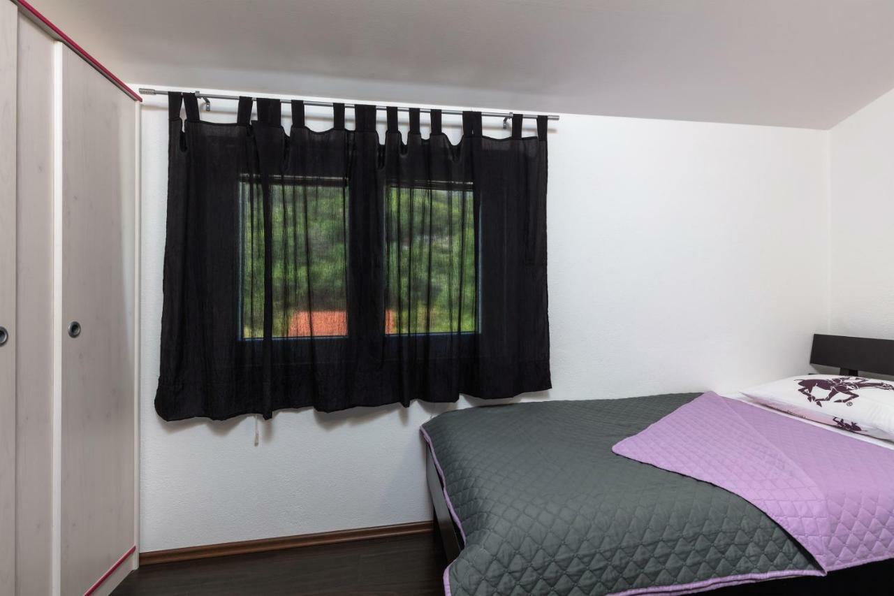 Apartments Bubalo オミシュ エクステリア 写真