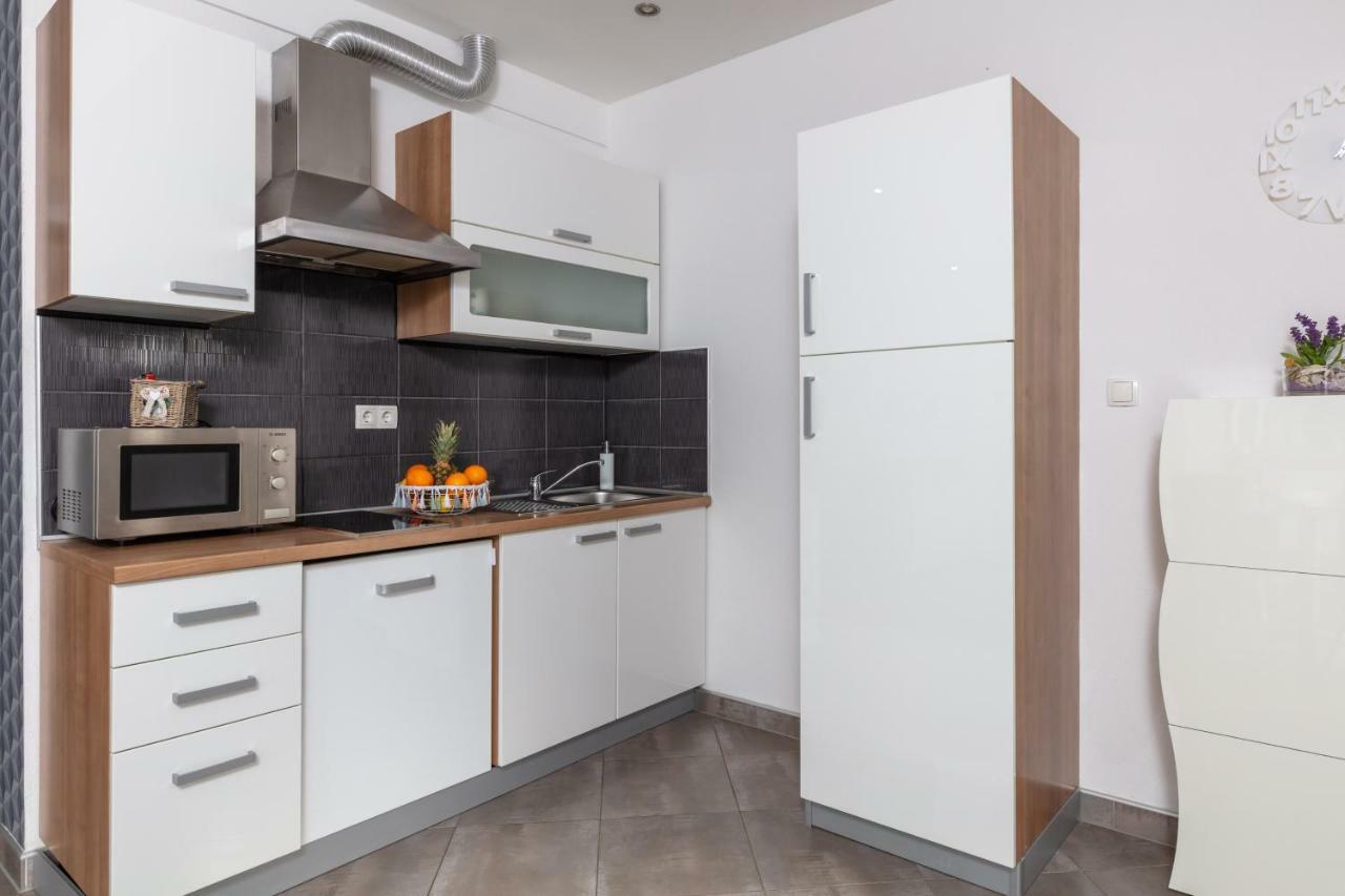 Apartments Bubalo オミシュ エクステリア 写真