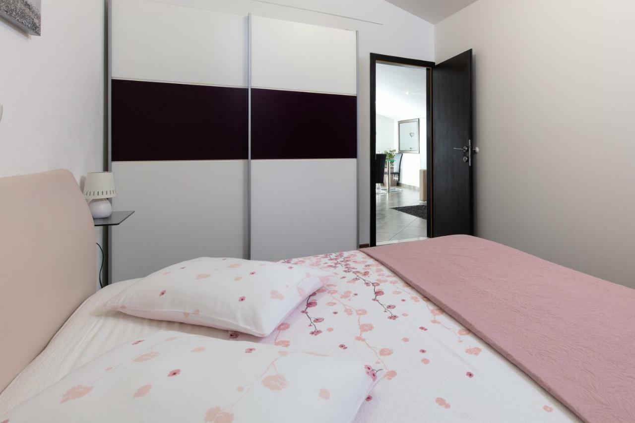 Apartments Bubalo オミシュ エクステリア 写真
