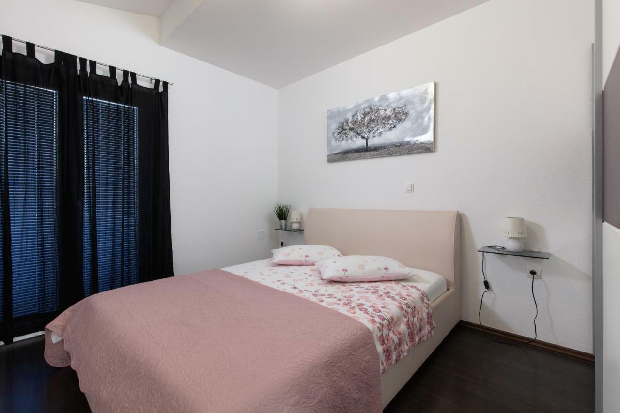 Apartments Bubalo オミシュ エクステリア 写真
