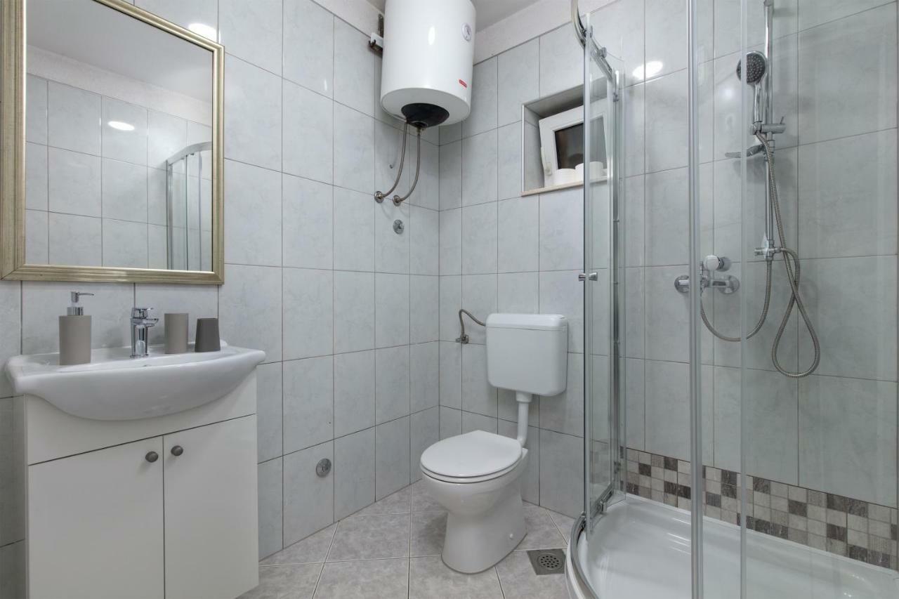 Apartments Bubalo オミシュ エクステリア 写真